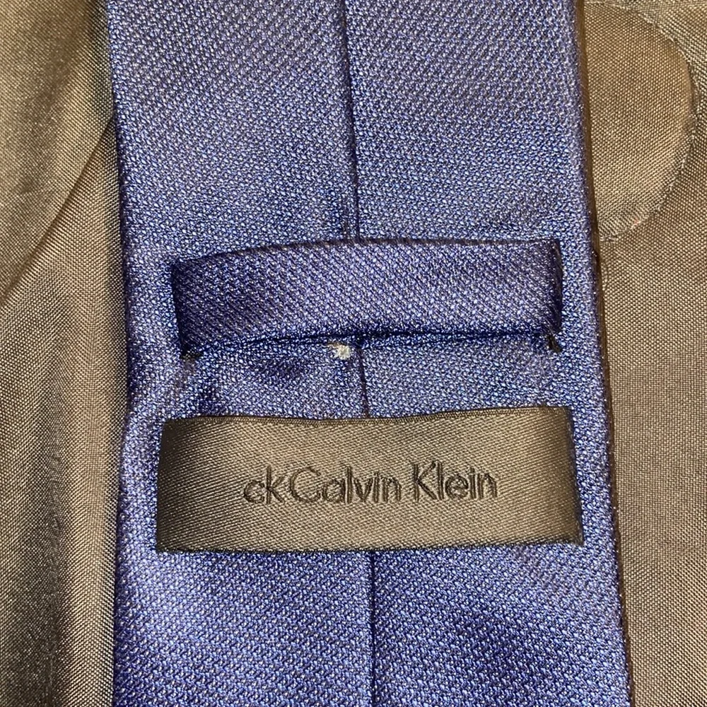 Blue 100% silk Calvin Klein necktie